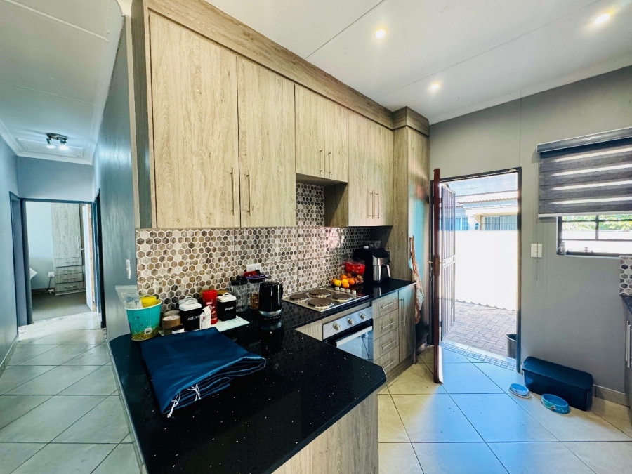 To Let 3 Bedroom Property for Rent in Waterval East North West